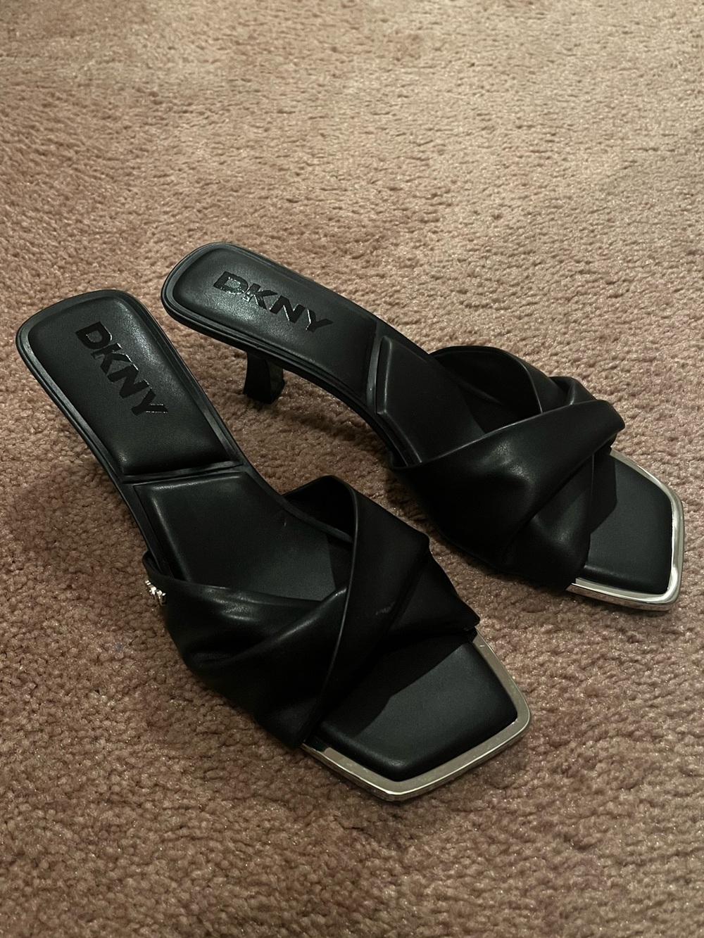 BRAND NEW DKNY Black Leather Knot Slide Kitten Heels